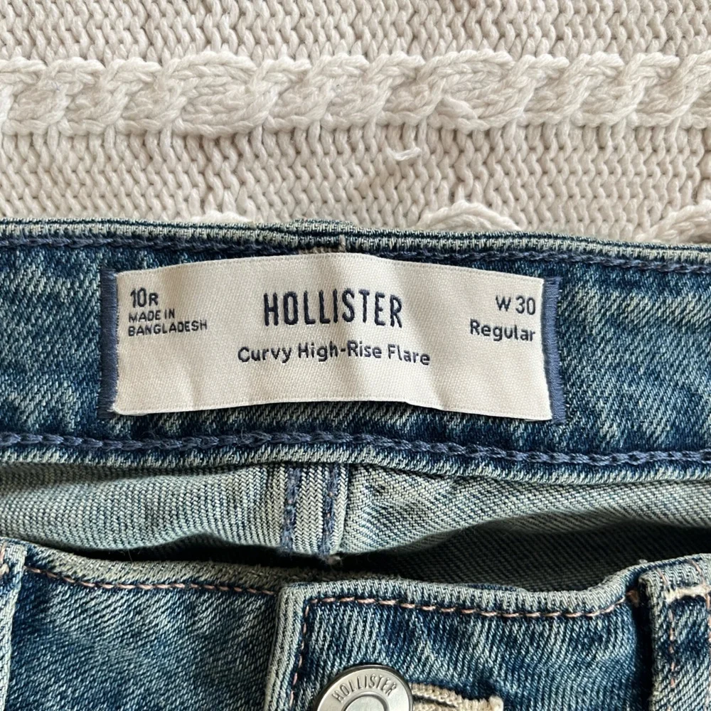 Hollister Curvy High-Rise WideFlare Light Wash Jeans Women’s Size 10 - Picture 2 of 14